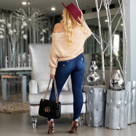 EVELYN Fuzzy Off Shoulder Sweater - Picture 4 of 4